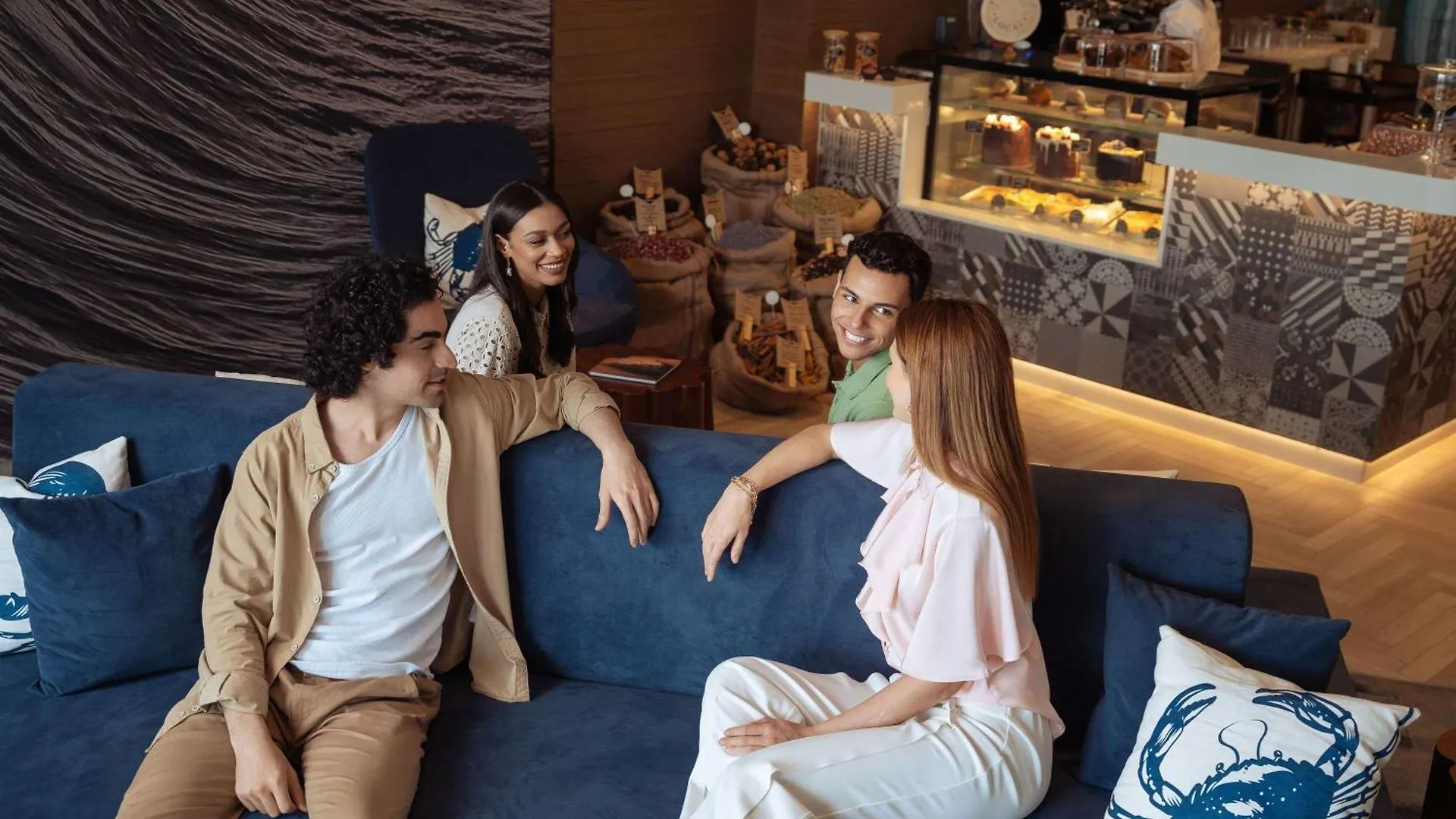 Mercure Dubai Deira 3*,