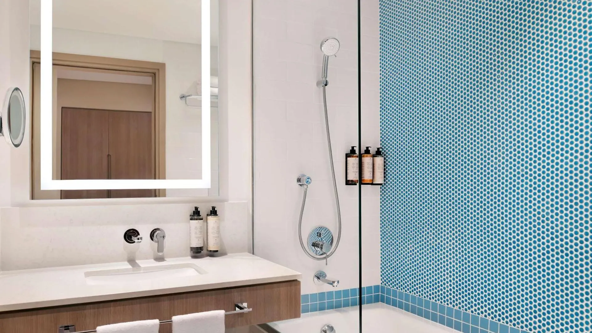 Mercure Dubai Deira 3*,  Emirados Árabes Unidos